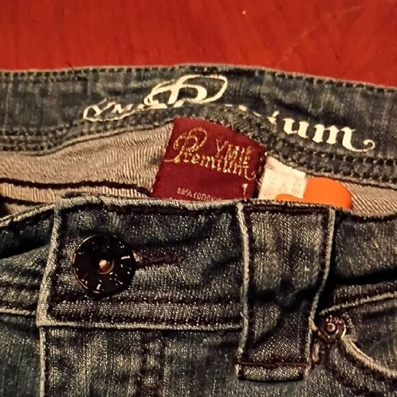 Blue Skinny Jeans with Dark Indigo Hue - Size: 1   (1092) - Picture 2 of 5